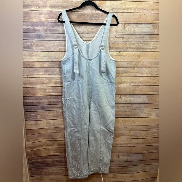We The Free Light Blue Denim Overalls Relaxed Fit Size Small - Picture 5 of 6